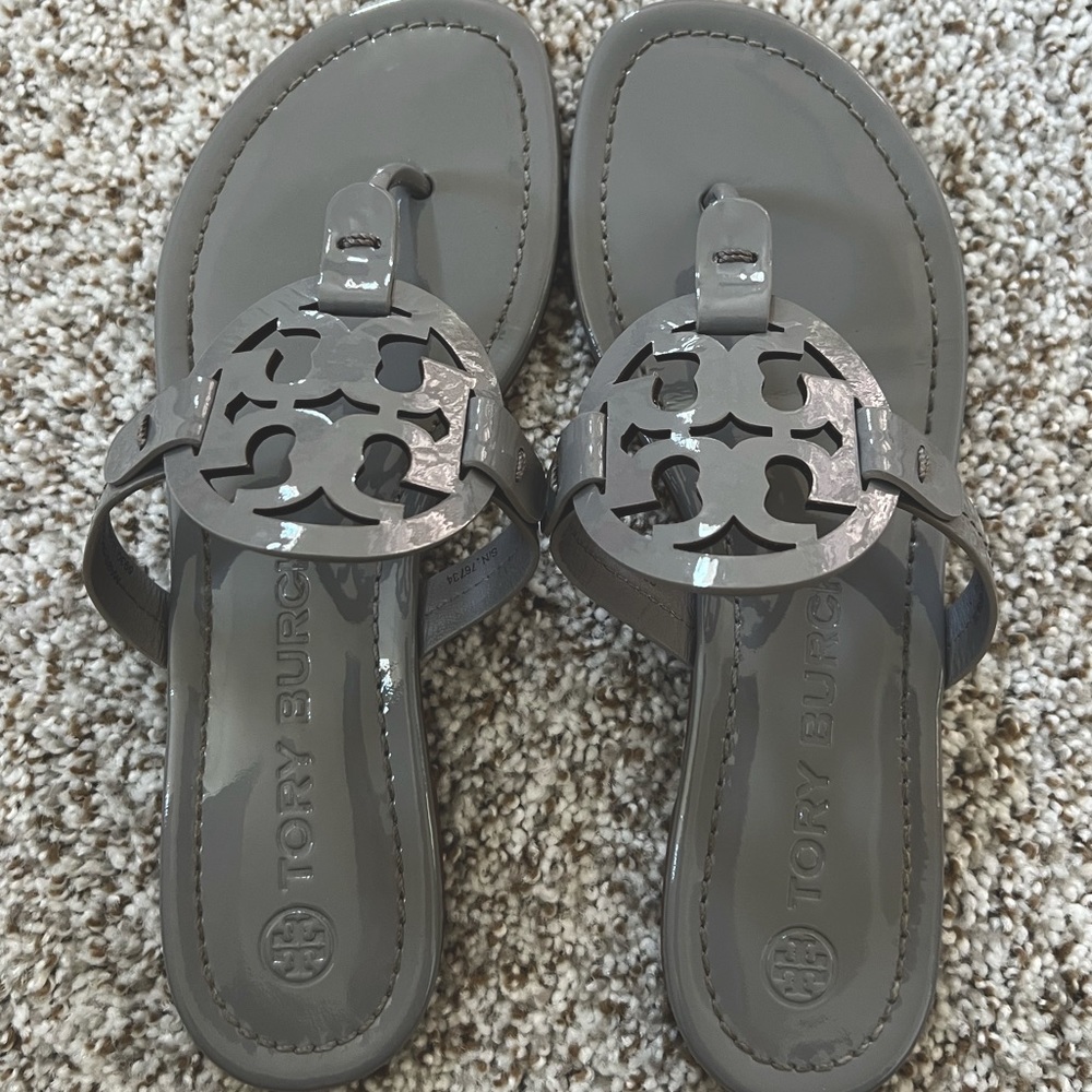 TORY BURCH MILLER SANDAL. Patent leather. LIKE NEW size 7.5